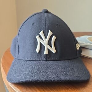 Genuine Merchandise New York Yankees Small/Medium Navy Blue Baseball Cap